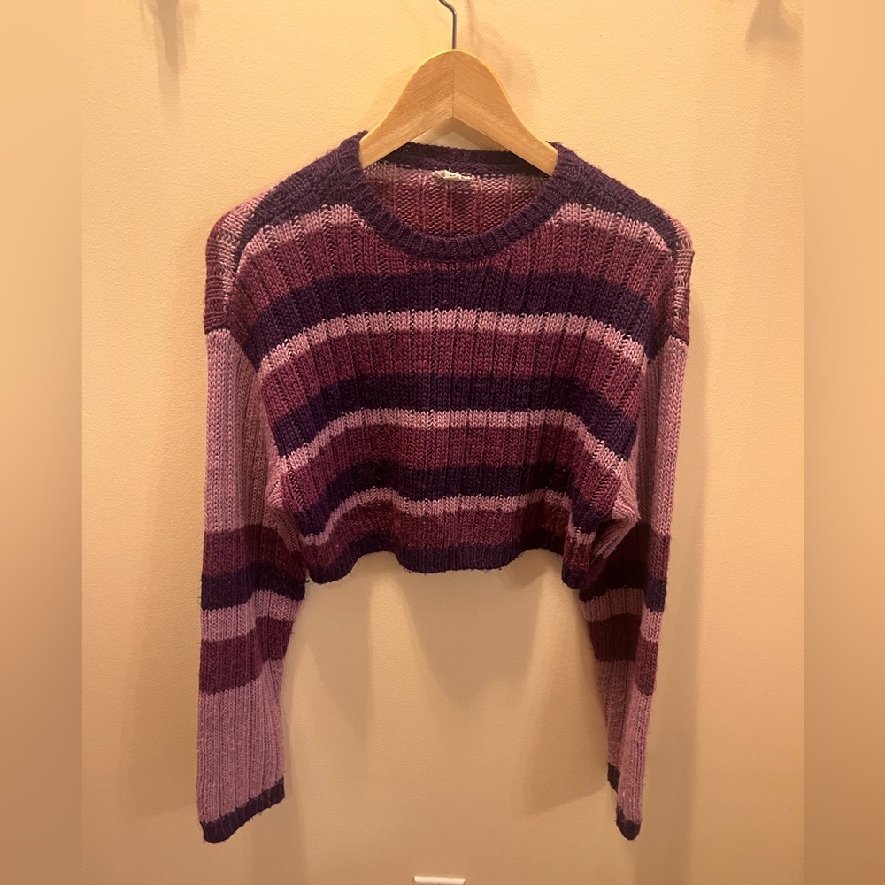 Purple striped cropped sweater - Garage size small